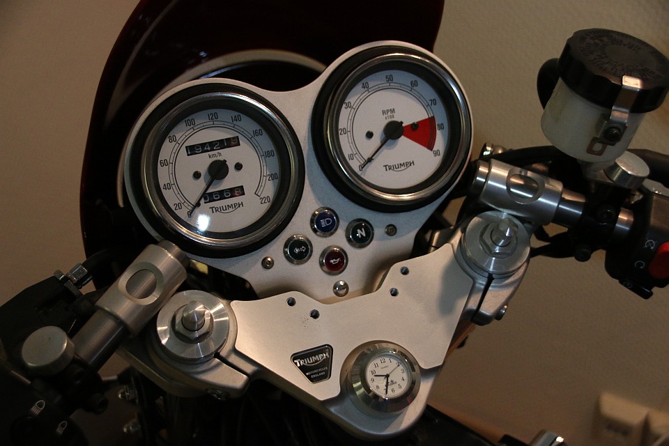 Cockpit_02