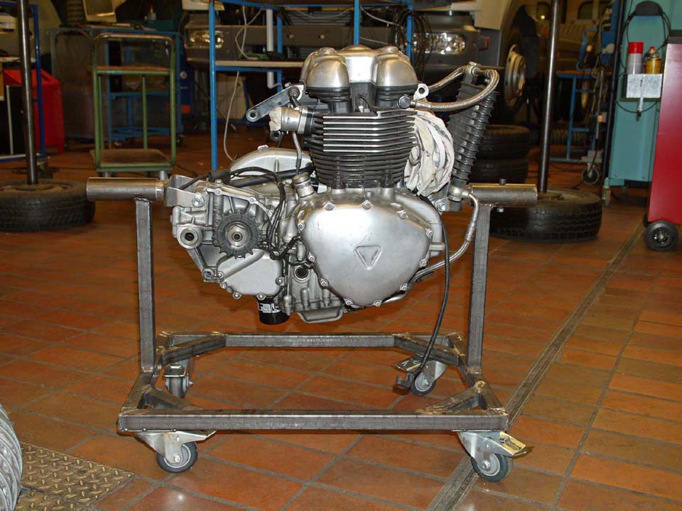 Motorhalter 01